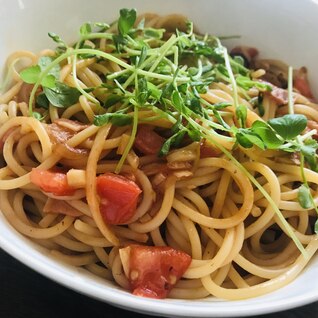 豆苗とトマト＆ベーコンの春色パスタ～♪